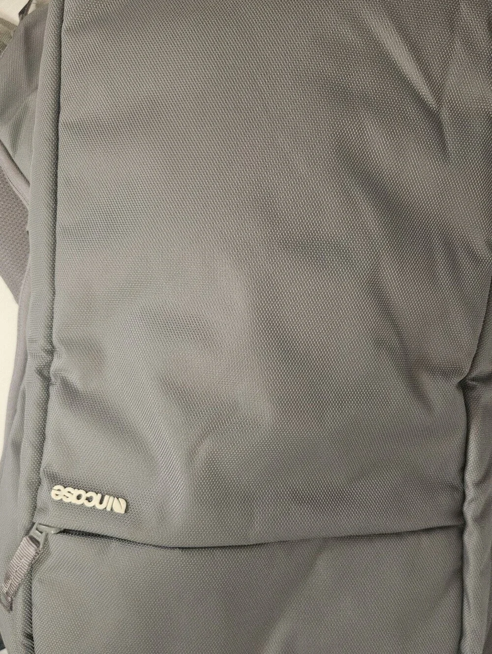 Incase ICON Backpack – Large Tech Backpack Laptop Tablet Phone pockets Gray
